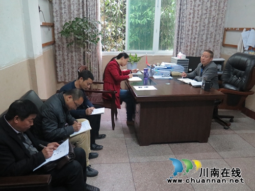合江五通镇开展教育系统廉政谈话(图1)