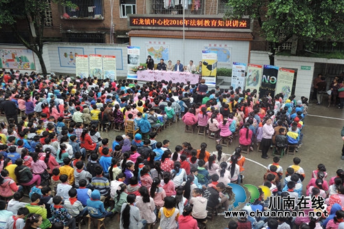 合江县司法局：法制讲座送进石龙中心校(图2)