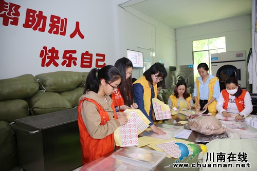 泸州120个“爱心衣屋”回收旧衣服援助贫困人(图5) 泸州120个“爱心衣屋”回收旧衣服援助贫困人(图5)