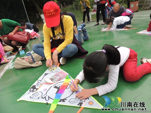 莲花池街道:“两学一做”主题实践活动 放飞幼儿春天的梦想(图1) 莲花池街道:“两学一做”主题实践活动 放飞幼儿春天的梦想(图1)