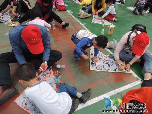 莲花池街道:“两学一做”主题实践活动 放飞幼儿春天的梦想(图2) 莲花池街道:“两学一做”主题实践活动 放飞幼儿春天的梦想(图2)