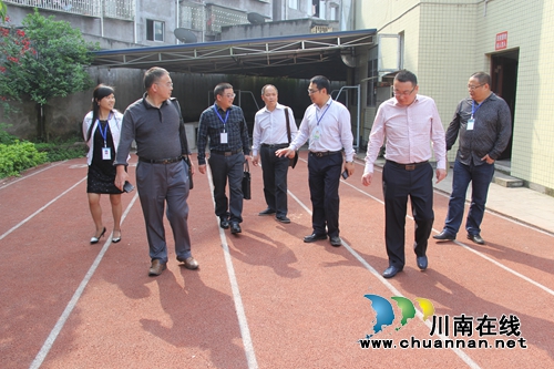 泸县政协到云龙镇调研食品安全工作(图2)