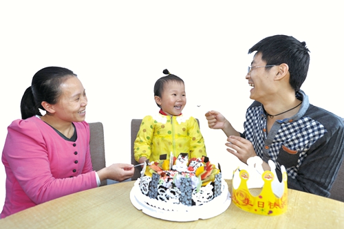 许娅:泸州与蛇为伍的最勇敢妈妈(图1) 许娅:泸州与蛇为伍的最勇敢妈妈(图1)
