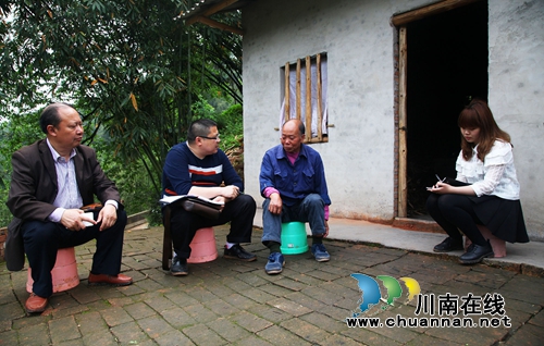 纳溪上马:“第一书记”何尚奎的忙碌一天(图4) 纳溪上马:“第一书记”何尚奎的忙碌一天(图4)
