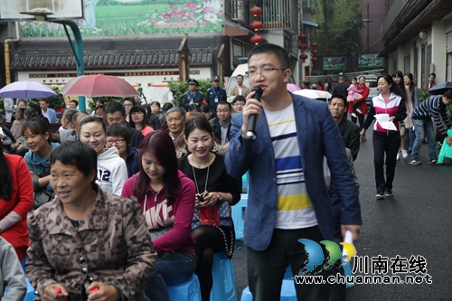 纳溪区：重温入党誓词践行“两学一做”(图1)
