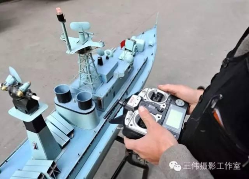 泸州最牛麻将机老板&nbsp;造出导弹驱逐舰射导弹！(图4)