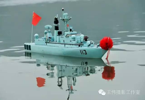 泸州最牛麻将机老板&nbsp;造出导弹驱逐舰射导弹！(图10)