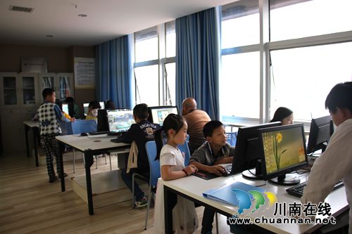 华阳街道:“互联网+”打造“文化会客厅”(图2) 华阳街道:“互联网+”打造“文化会客厅”(图2)