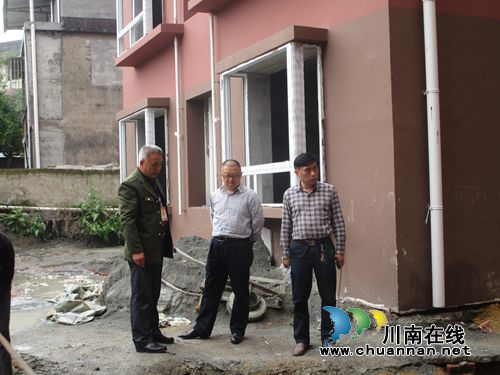 泸县毗卢镇：联合突击检查&nbsp;筑牢安全防护墙(图1)