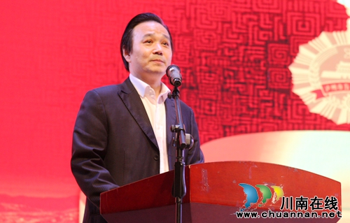 “五一”文艺汇演 唱出泸州劳动者的创新风采(图3) “五一”文艺汇演 唱出泸州劳动者的创新风采(图3)