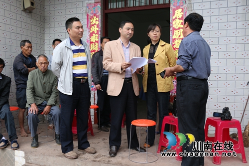 泸州市民政局调研泸县潮河镇低保精准识别工作(图1)