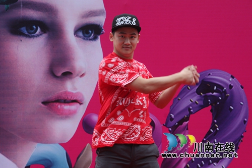 “五一”大假去佳乐金街 让你吃够美食乐翻天(图3) “五一”大假去佳乐金街 让你吃够美食乐翻天(图3)