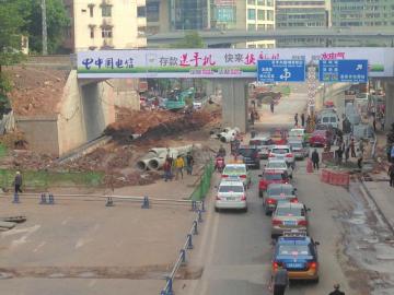 内江成渝铁路桥本月全面通车&nbsp;为城区交通减负(图1)