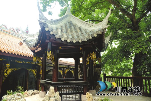 叙永“牛”小伙再造巨作!4万根竹签嵌出春秋祠(图2) 叙永“牛”小伙再造巨作!4万根竹签嵌出春秋祠(图2)