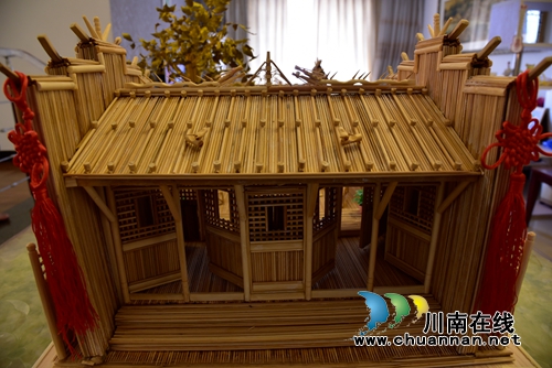 叙永“牛”小伙再造巨作!4万根竹签嵌出春秋祠(图8) 叙永“牛”小伙再造巨作!4万根竹签嵌出春秋祠(图8)