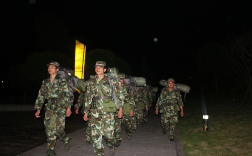 紧急野外驻训 提升泸县应急大队快反能力(图1) 紧急野外驻训 提升泸县应急大队快反能力(图1)