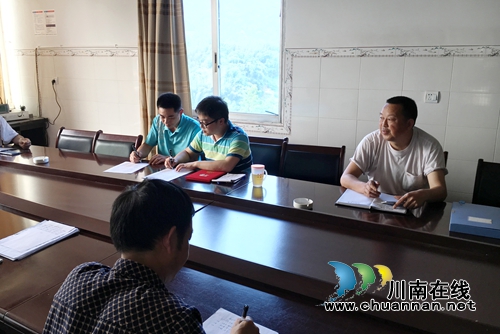 叙永:旺龙村聘任第一书记助理 抓党建促扶贫(图2) 叙永:旺龙村聘任第一书记助理 抓党建促扶贫(图2)