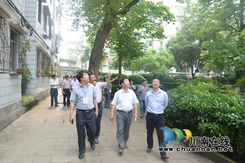 泸州市人大调研泸县一中教育精准扶贫工作(图3)