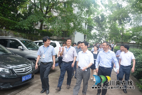 泸州市人大调研泸县一中教育精准扶贫工作(图4)