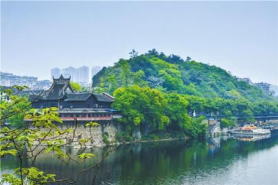 自助游自驾游兴起&nbsp;自贡传统旅行社谋转型(图1)