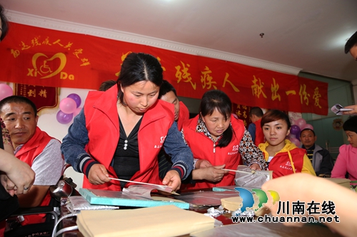 泸州残疾人陈西达：开办“手工班”助残学艺(图3)