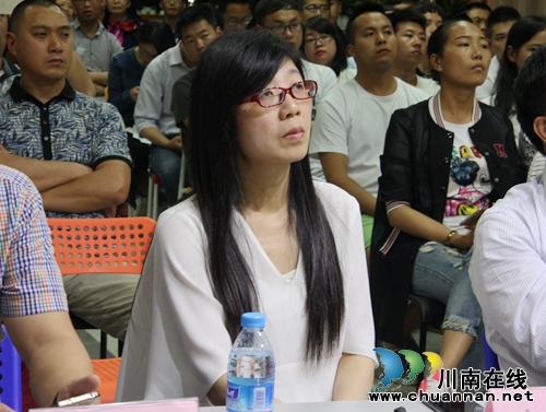泸州众创家园开园 为创业者提供快捷服务平台(图4) 泸州众创家园开园 为创业者提供快捷服务平台(图4)