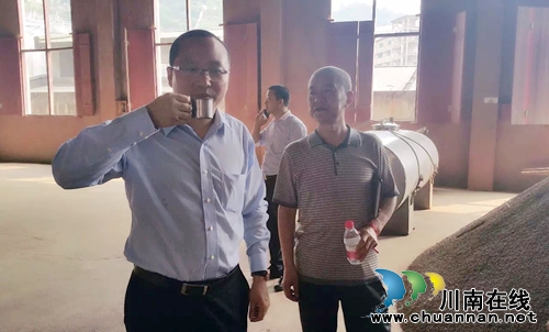 酒仙网董事长郝鸿峰访仙潭 合力打造电商新品(图2) 酒仙网董事长郝鸿峰访仙潭 合力打造电商新品(图2)