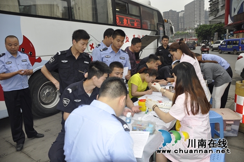 叙永公安局：7000毫升献血&nbsp;浓浓爱民情(图1)