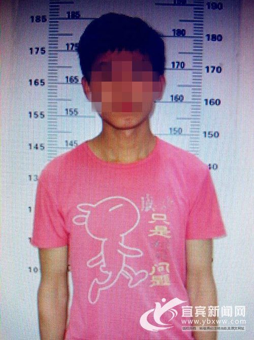 宜宾:25岁“混混”长期虐待父母被行拘(图1) 宜宾:25岁“混混”长期虐待父母被行拘(图1)