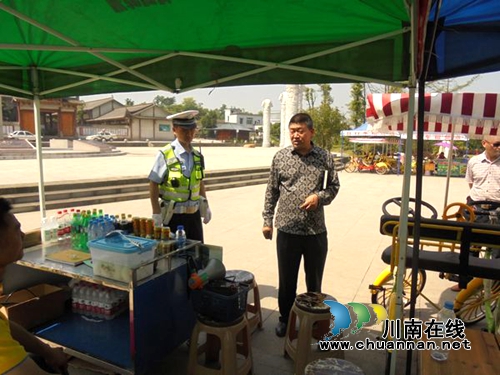 泸县交警排查景点交通安全隐患(图1) 泸县交警排查景点交通安全隐患(图1)