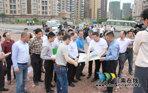 宜宾县工作组进园区现场办公专啃硬骨头(图2)