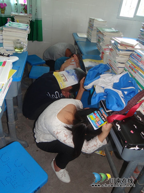 叙永马岭中学举行地震逃生应急疏散演练(图1)