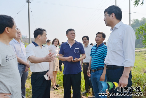 江西省国土资源厅到泸县交流农村宅基地制度改革工作(图1) 江西省国土资源厅到泸县交流农村宅基地制度改革工作(图1)