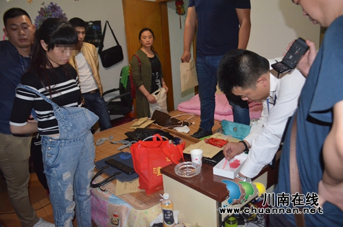 泸县云龙警方连破两毒窝 缴获毒品近40克(图1) 泸县云龙警方连破两毒窝 缴获毒品近40克(图1)