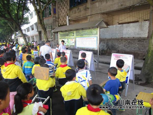 泸县得胜：道路交通安全教育活动进学校(图1)