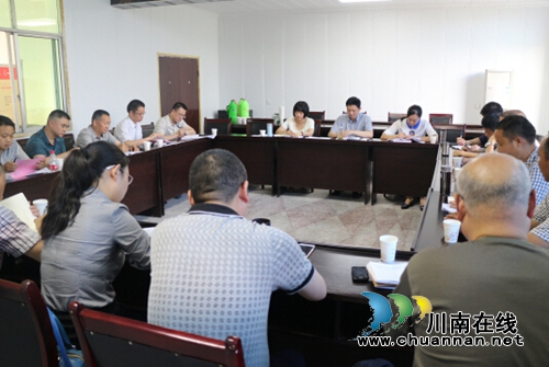 自贡富顺法院院长走访企业提供“零距离”服务(图3) 自贡富顺法院院长走访企业提供“零距离”服务(图3)