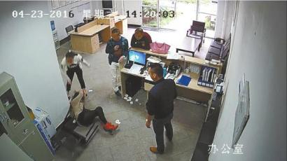 泸州合江：拉窗户起纠纷&nbsp;孕妇“动武”致流产(图2)