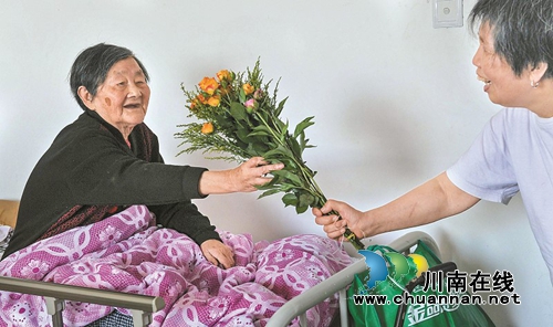 内江：86岁婆婆照顾65岁瘫痪儿媳24年(图2)