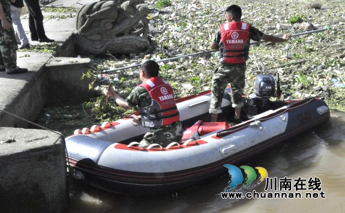 龙脑桥险遭“不测”&nbsp;泸县应急大队急伸援手(图1)
