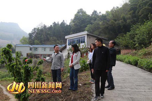 宜宾“最美家庭”树美德:五世同堂6人参军(图3) 宜宾“最美家庭”树美德:五世同堂6人参军(图3)