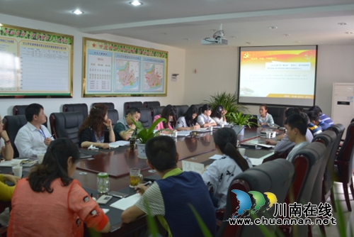 大山坪街道：“小微党课”活化“两学一做”教育活动(图2)