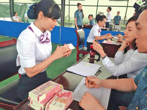 宜泸高速大“比武” 8秒点清万元钞票!(图1) 宜泸高速大“比武” 8秒点清万元钞票!(图1)