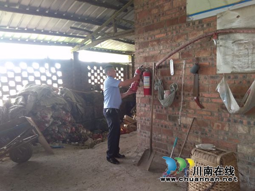 泸县云锦：开展消防安全大检查(图1)