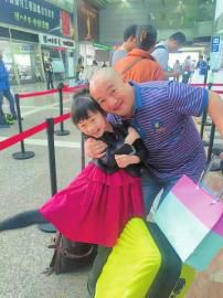 泸州6岁小姑娘精通才艺&nbsp;或成张德高最小弟子(图1)