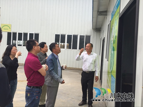 宜宾南溪区人大副主任侯滔调研黄沙镇脱贫攻坚工作(图1)