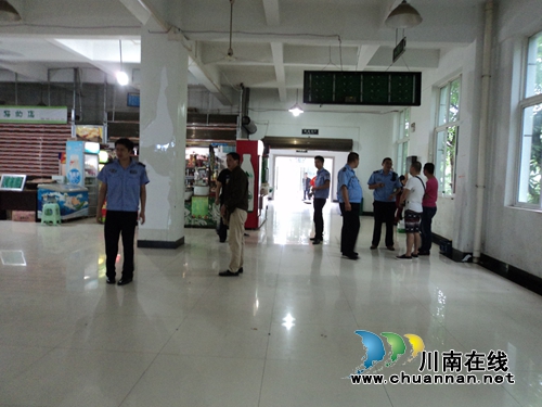 泸州濂溪路社区开展校园超市占道经营整治活动(图2)