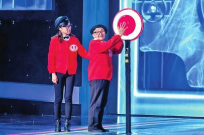 宜宾“最帅奶奶”受邀央视《开门大吉》(图2)