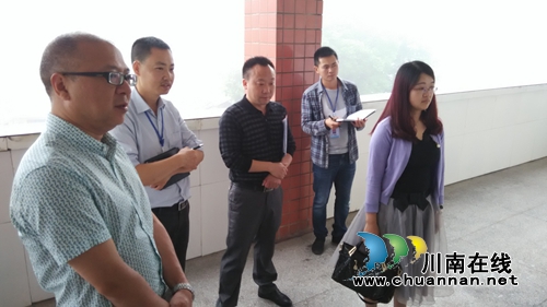 纳溪区纪委和教育局督查龙车镇小学安全卫生工作(图1) 纳溪区纪委和教育局督查龙车镇小学安全卫生工作(图1)