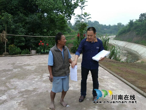 泸县脱贫办到立石镇调研贫困户产业扶贫项目(图1)