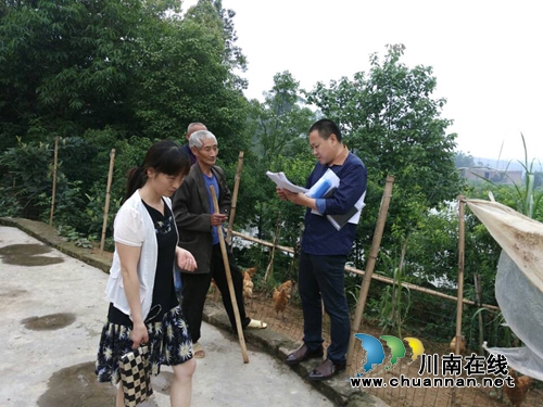 泸县脱贫办到立石镇调研贫困户产业扶贫项目(图2)